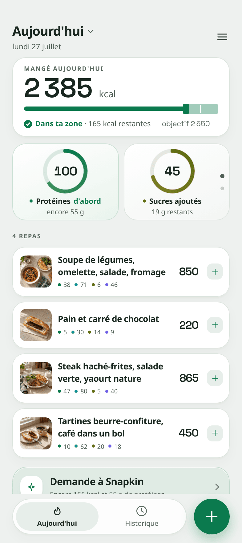 L'écran du jour de Snapkin, la carte de droite tournée sur les sucres ajoutés. Elle affiche 35 grammes pris et 33 grammes restants. À côté, le cadran des protéines affiche 134 grammes, avec 36 à faire. En dessous, une journée de quatre repas, 2 640 sur 2 700 kcal au total.